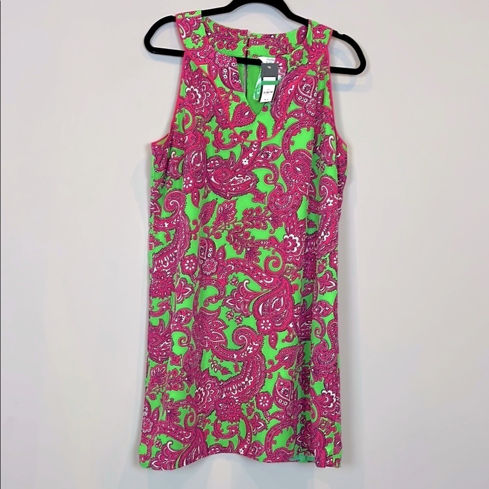 NWT Crown and Ivy Pink Green Paisley Size‎ Large Dress V Neckline Sleeveless